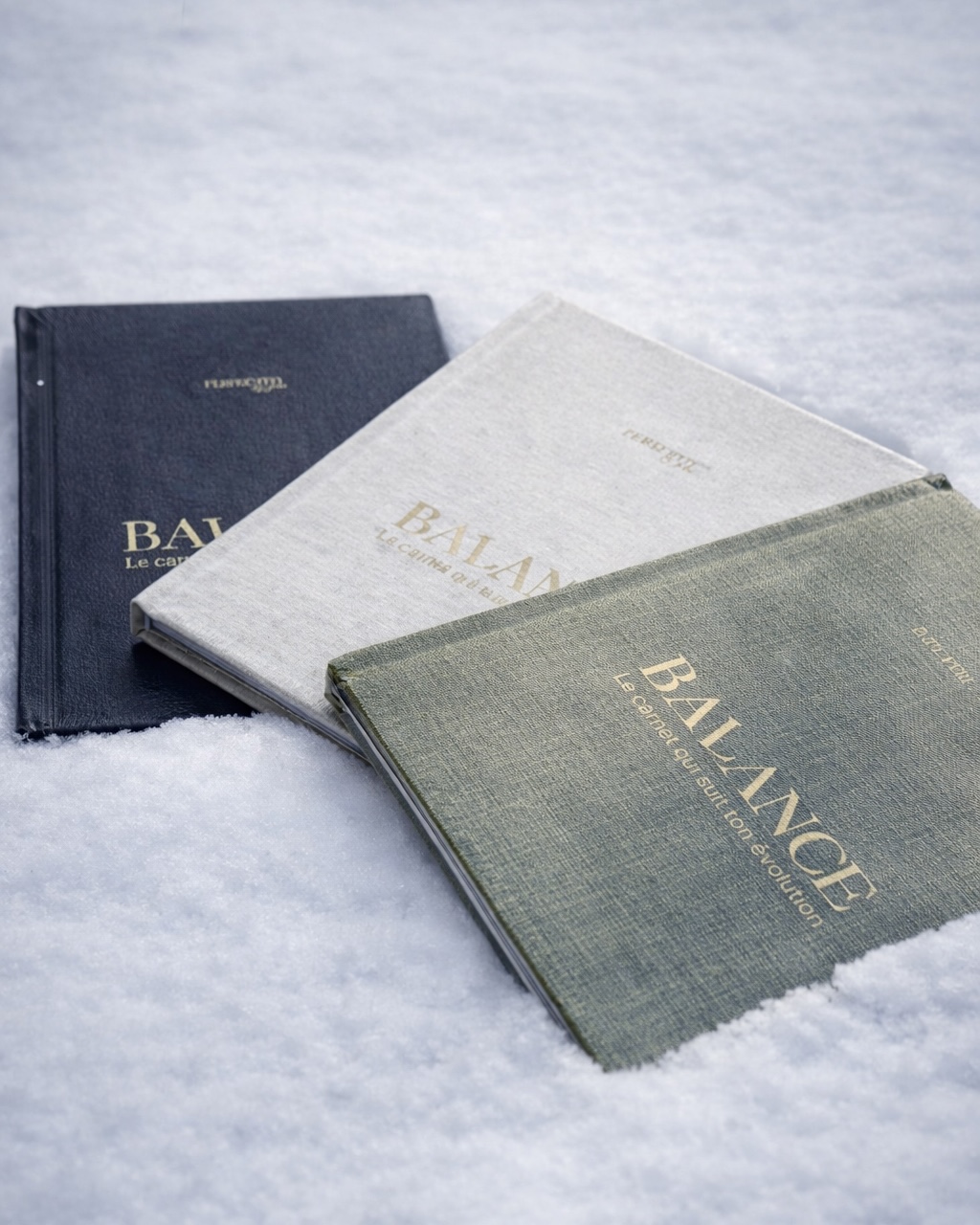 Couvertures Balance posées sur la neige